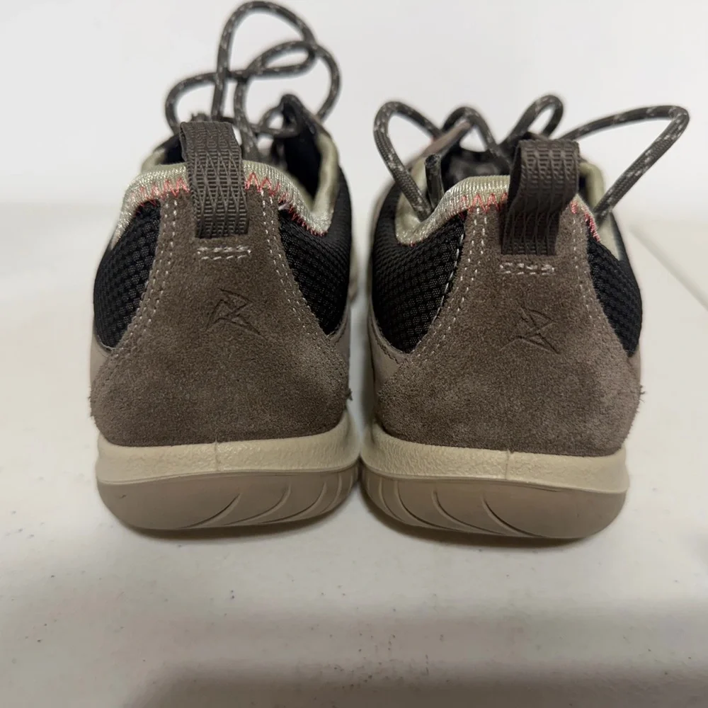 ECCO Aspina Low Hiking Shoe Size EU 38 US 7.5 Beige Yak Leather Waterproof - Picture 3 of 7